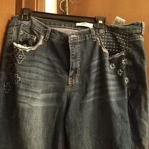 Vintage America Blues destructed embroidered jeans